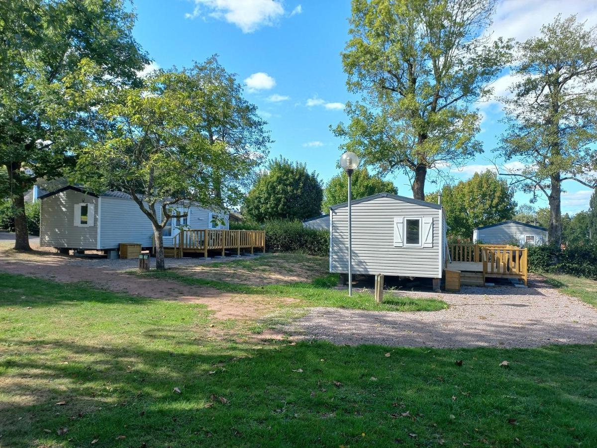 Camping Les Feuilles Chauffailles Esterno foto
