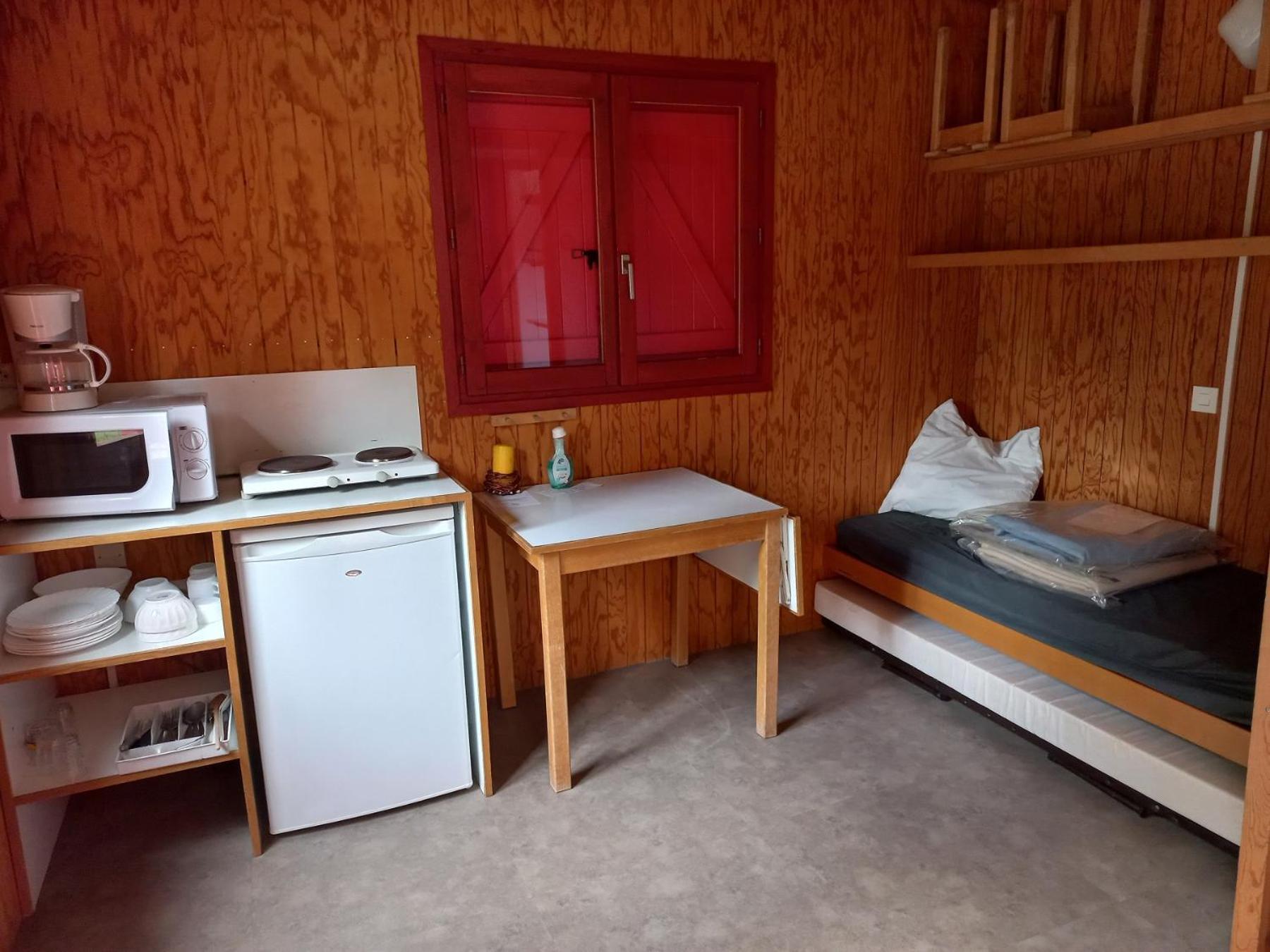 Camping Les Feuilles Chauffailles Esterno foto