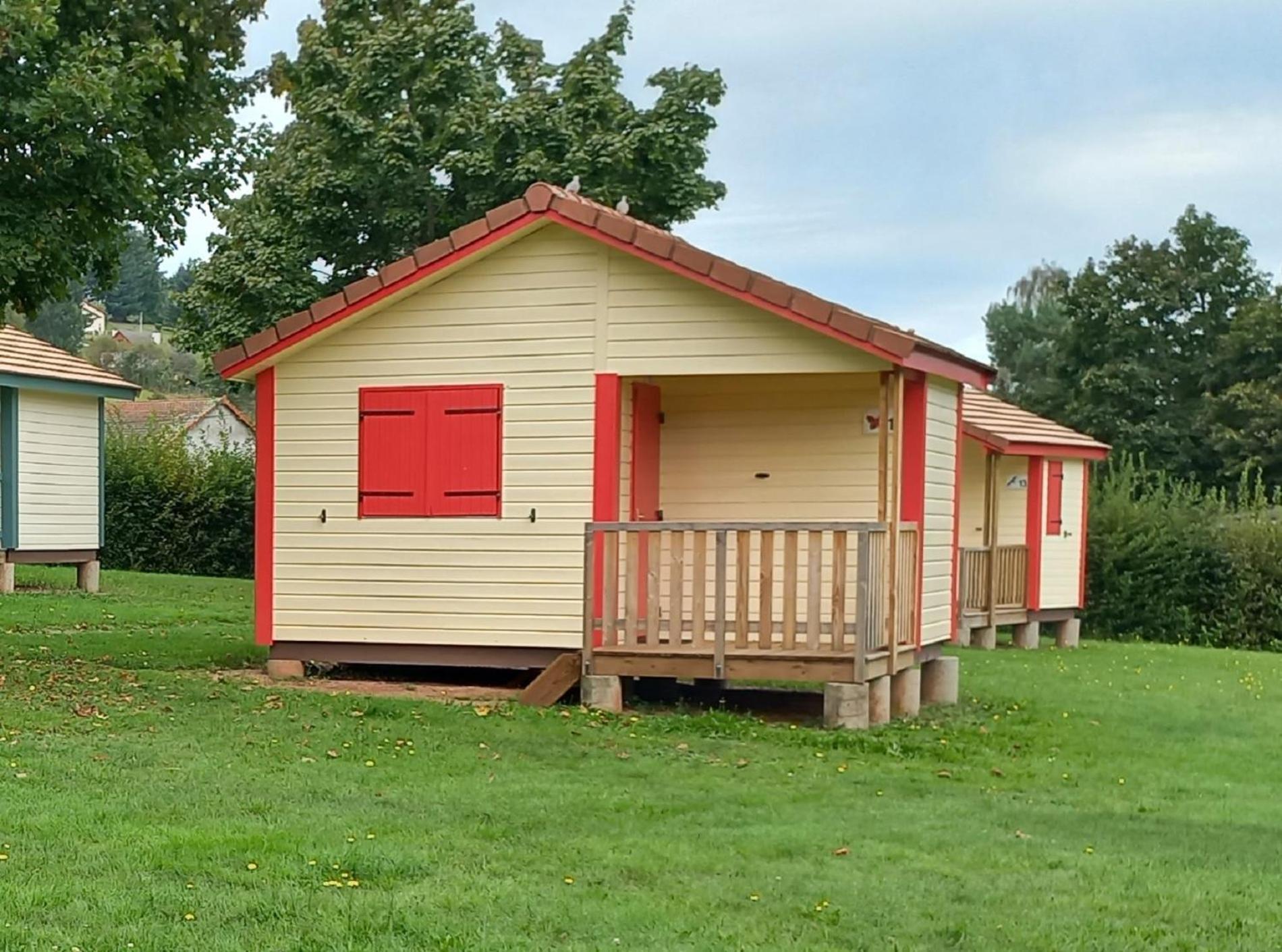 Camping Les Feuilles Chauffailles Esterno foto