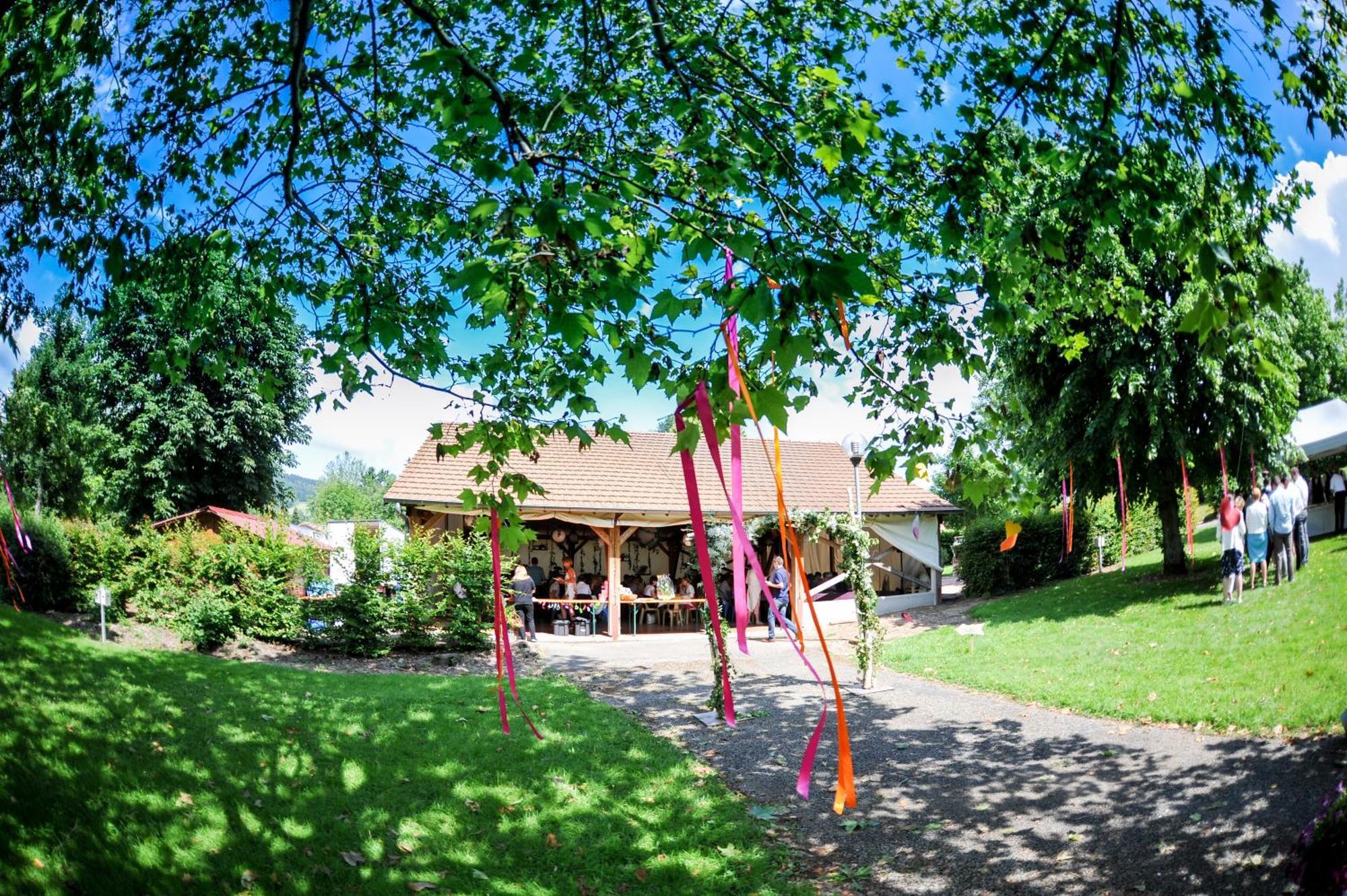 Camping Les Feuilles Chauffailles Esterno foto