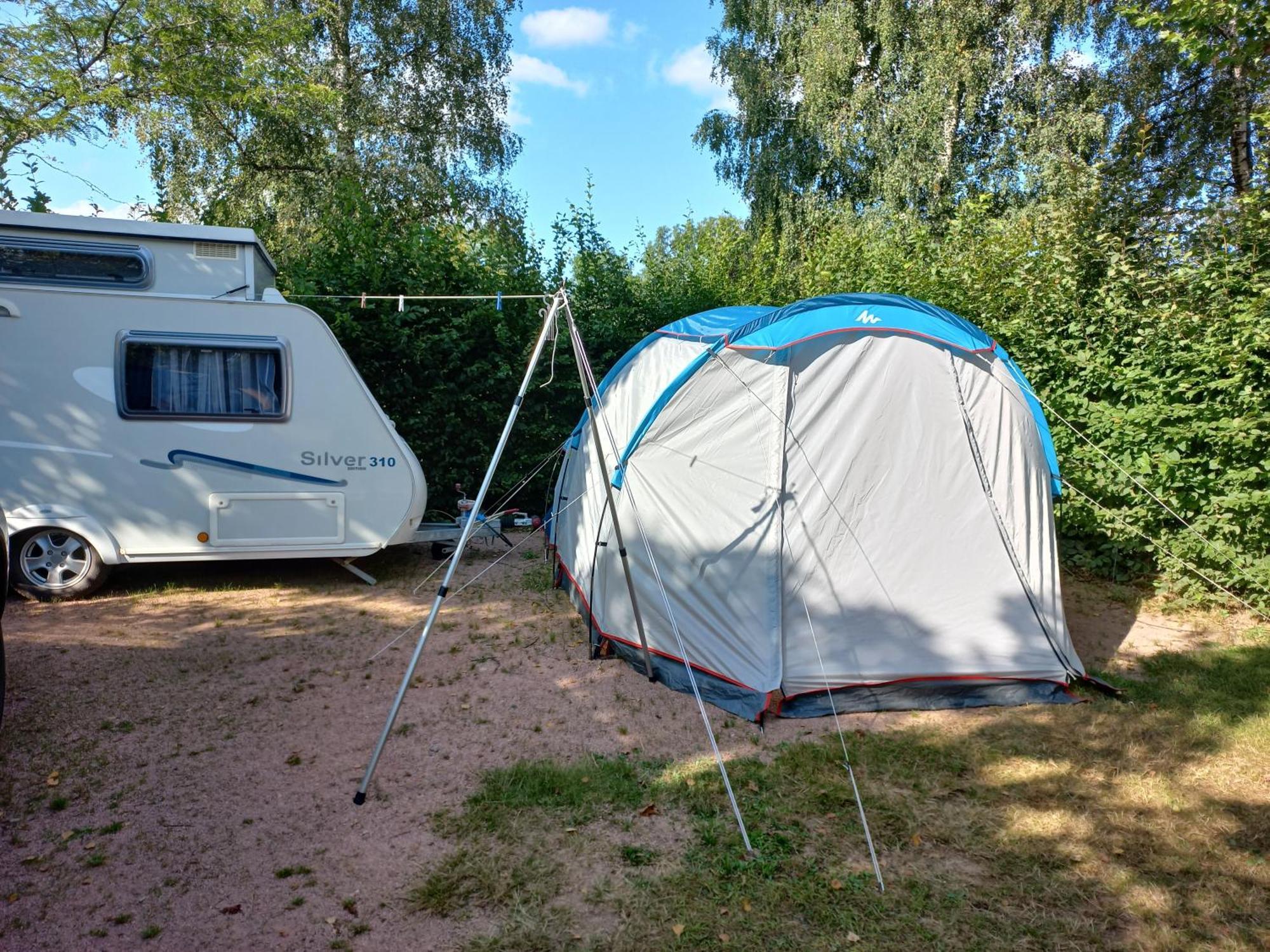 Camping Les Feuilles Chauffailles Esterno foto