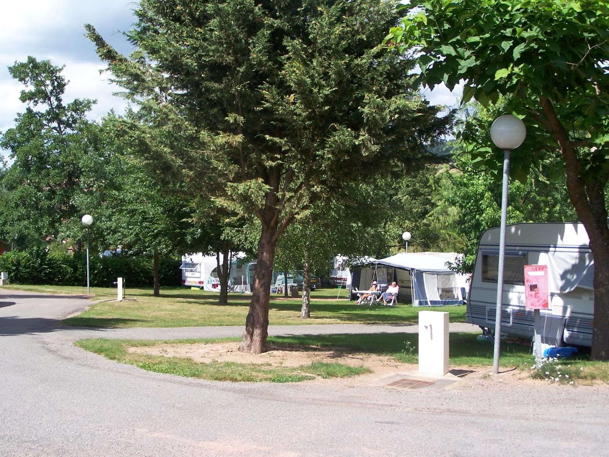 Camping Les Feuilles Chauffailles Esterno foto