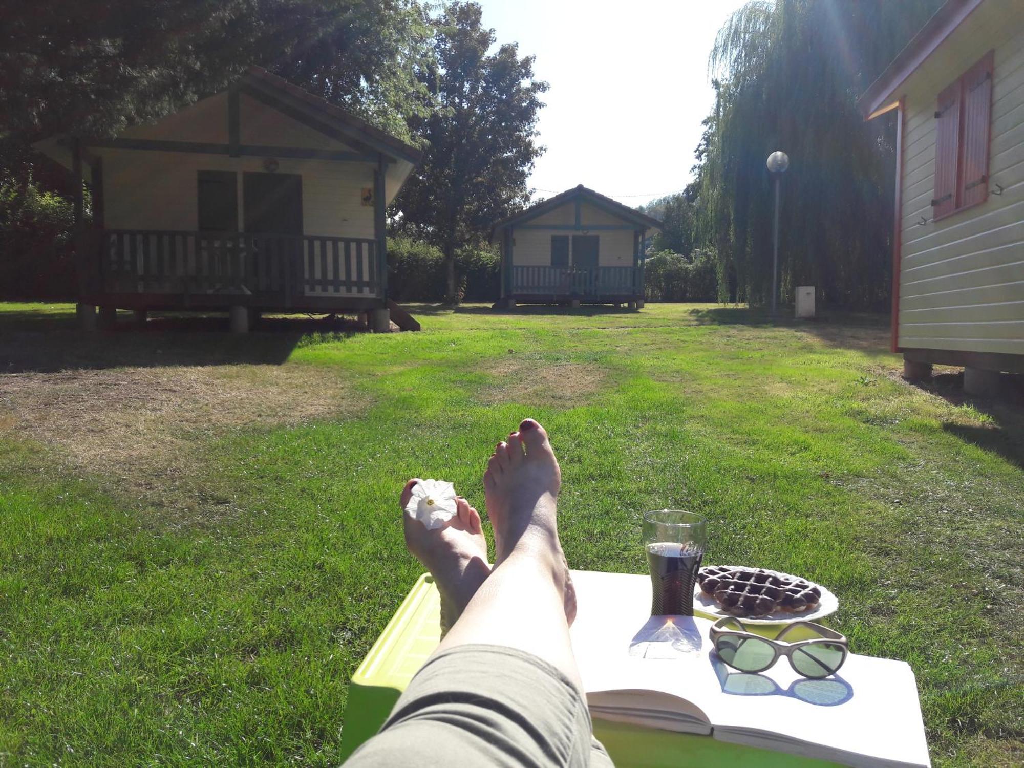 Camping Les Feuilles Chauffailles Esterno foto